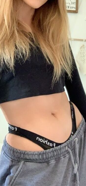 Full leaked Ellierosek  page private photo