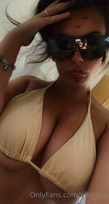 Full leaked Ells ann private photo
