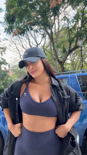 Full leaked Elmaysah page private photo