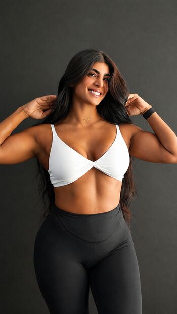 Full leaked Elmaysah page private photo