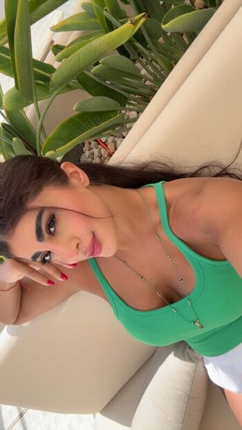 Full leaked Elmaysah page private photo