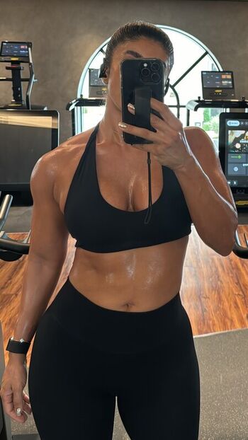 Full leaked Elmaysah private photo