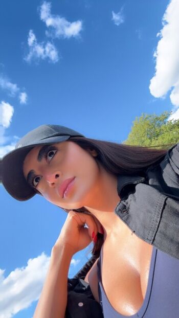 Full leaked Elmaysah private photo