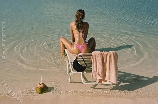 Full leaked Elsa hosk page private photo