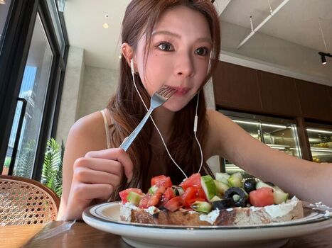 Full leaked Elyn leong private photo