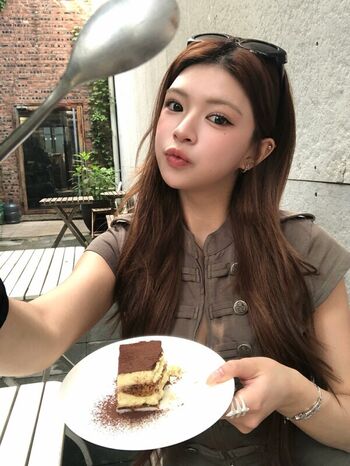 Full leaked Elyn leong private photo