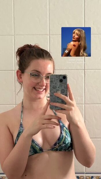 Full leaked Em cavell private photo