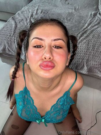 Full leaked Emabliss private photo