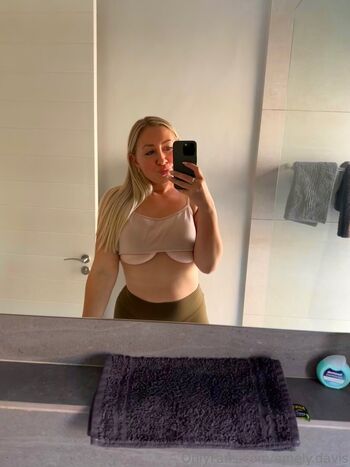 Full leaked Emely davis page private photo