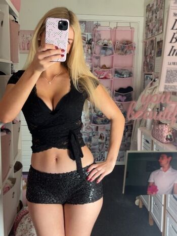 Full leaked Emi howard private photo