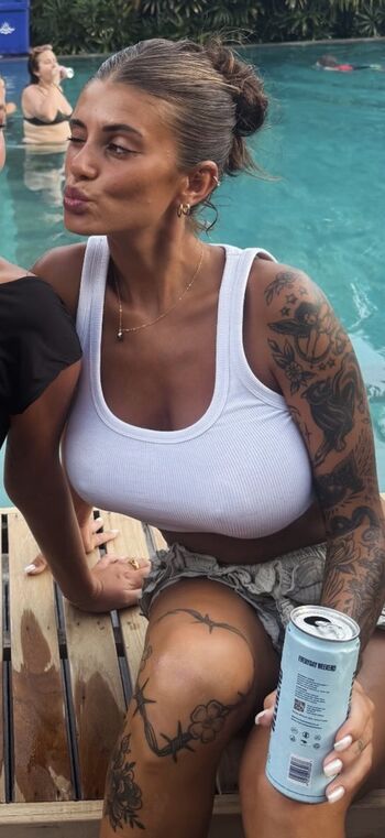 Full leaked Emiiby private photo