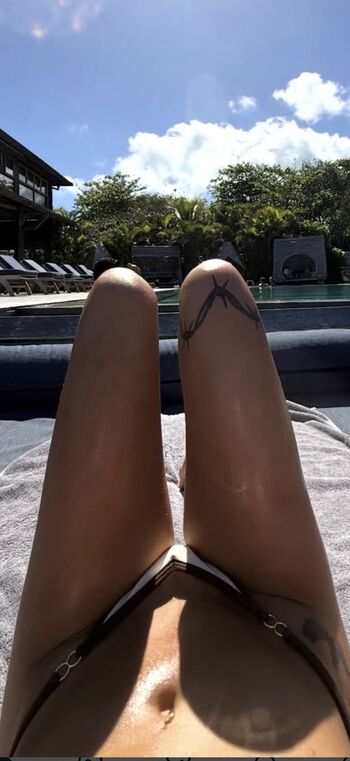 Full leaked Emiiby private photo