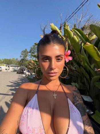 Full leaked Emiiby  page private photo