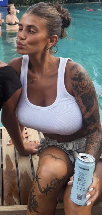 Full leaked Emiiby  page private photo