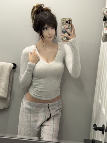 Full leaked Emiki private photo