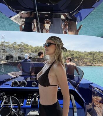 Full leaked Emilia bte page private photo