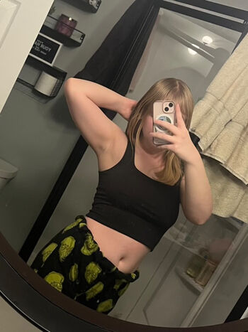 Full leaked Emilia private photo