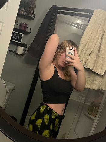 Full leaked Emilia private photo