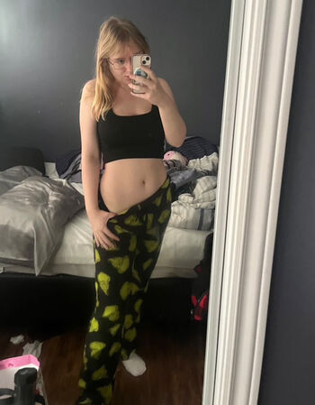 Full leaked Emilia private photo