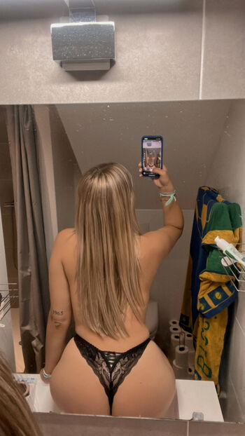 Full leaked Emiliavssr private photo