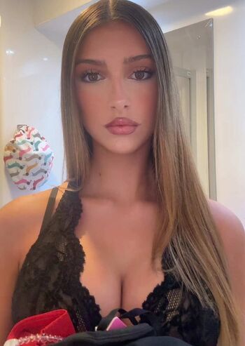 Full leaked Emilija private photo