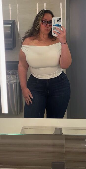Full leaked Emily private photo