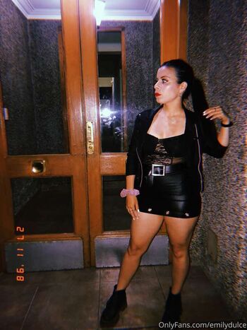 Full leaked Emily private photo