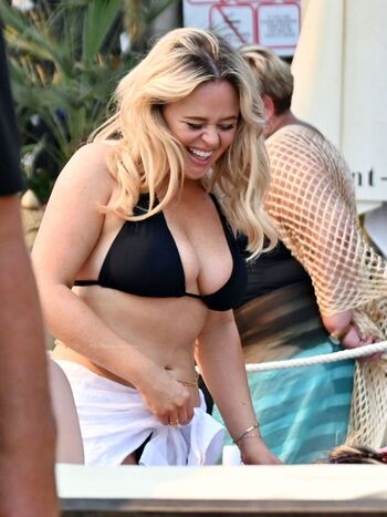 Full leaked Emily atack private photo