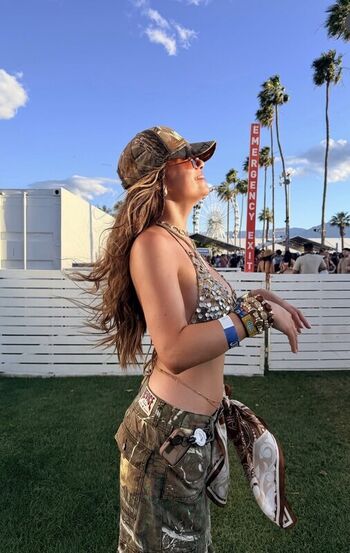 Full leaked Emily binder private photo