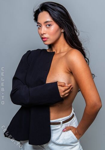 Full leaked Emily danvers private photo