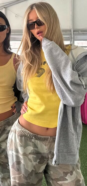 Full leaked Emily dobson private photo