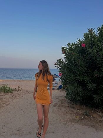 Full leaked Emily feld private photo