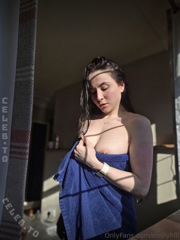 Full leaked Emily hill private photo