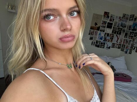 Full leaked Emily kelavos private photo