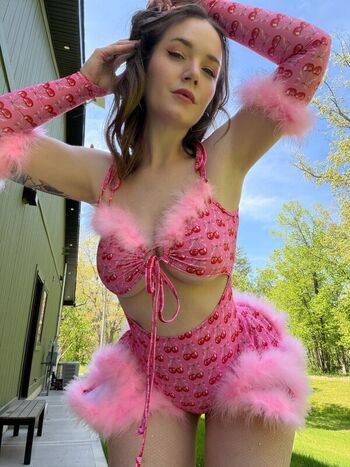 Full leaked Emily lynne private photo