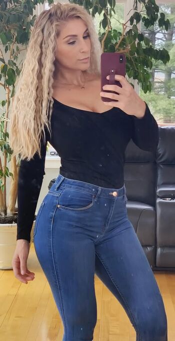 Full leaked Emily mcleod l huntress em l bikini huntress private photo