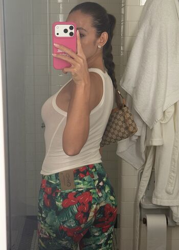 Full leaked Emily oberg private photo