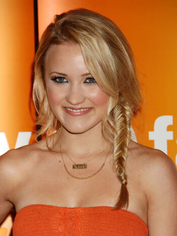Full leaked Emily osment private photo