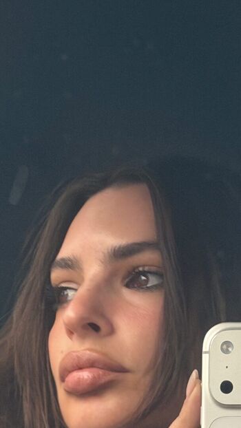 Full leaked Emily ratajkowski  page private photo