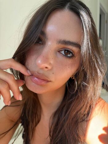 Emily Ratajkowski
