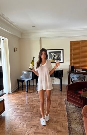 Full leaked Emily ratajkowski  page private photo