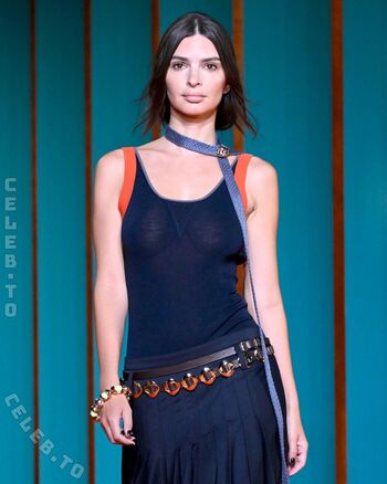 Full leaked Emily ratajkowski private photo