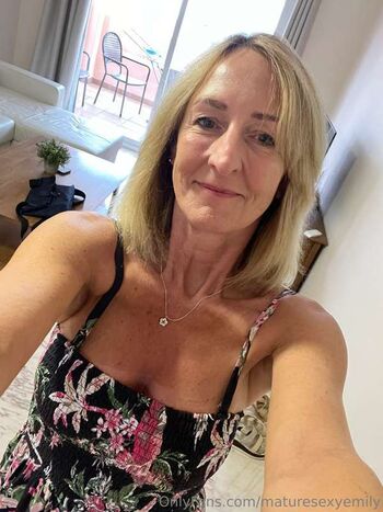 Full leaked Emily regent page private photo