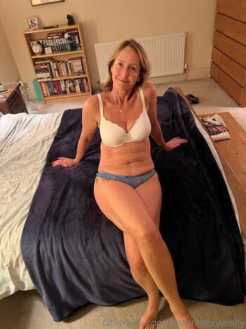 Full leaked Emily regent private photo