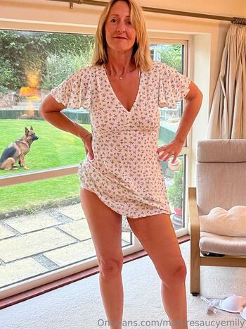 Full leaked Emily regent private photo