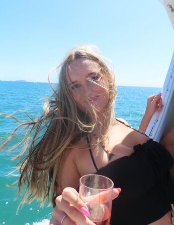 Full leaked Emily yyoung private photo