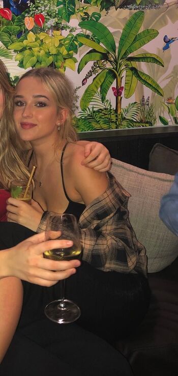 Full leaked Emily yyoung private photo