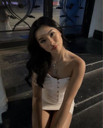 Full leaked Emilyannlau private photo