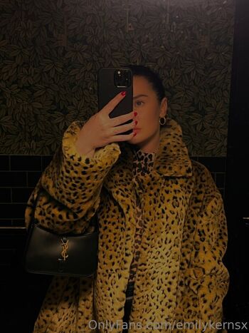 Full leaked Emilykernsx private photo