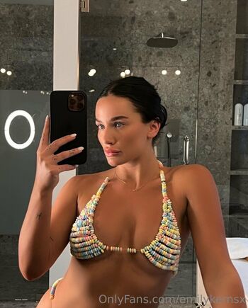 Full leaked Emilykernsx private photo